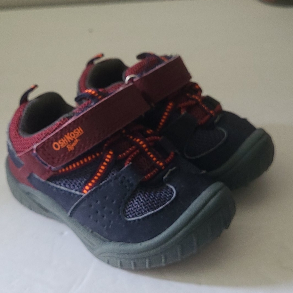 OSHKOSH SNEAKERS SIZE 5 NAVY BLUE /MAROON